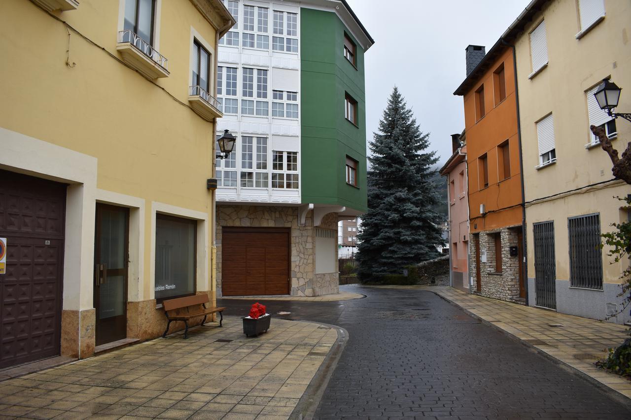 Apartamentos Picea Azul Vega de Espinareda Eksteriør bilde